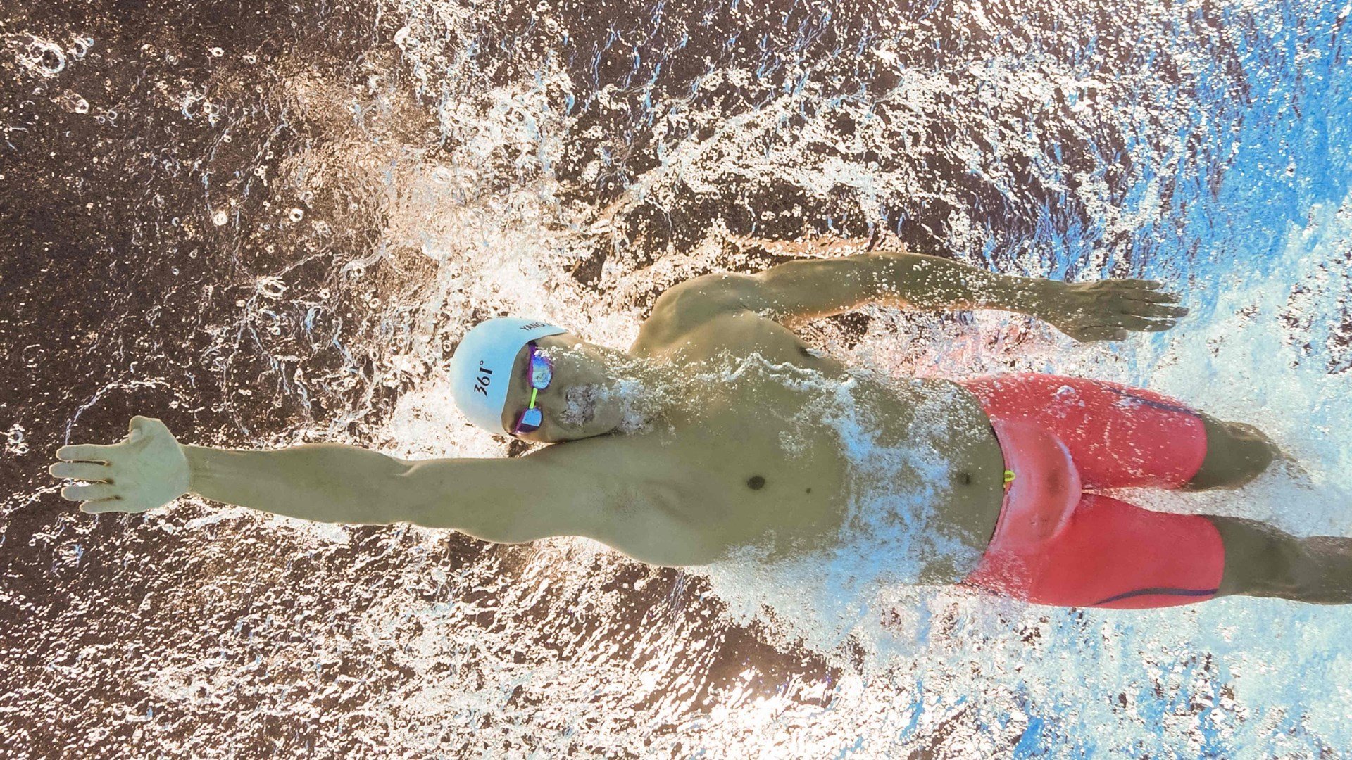 球队战术压制是否真的有效遏制对方锋线核心，全场压迫防守