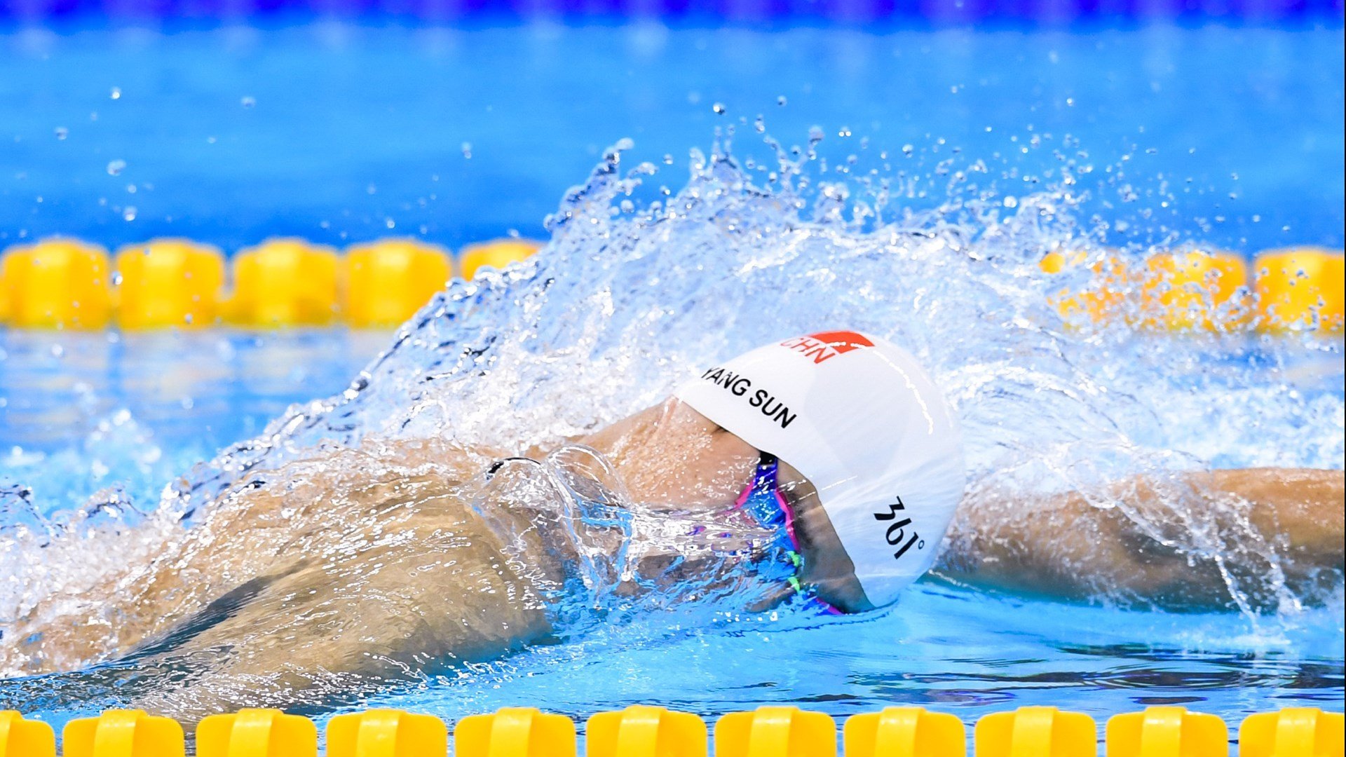 _赛事暂停？天气因素影响比赛节奏_，球赛因天气原因中断