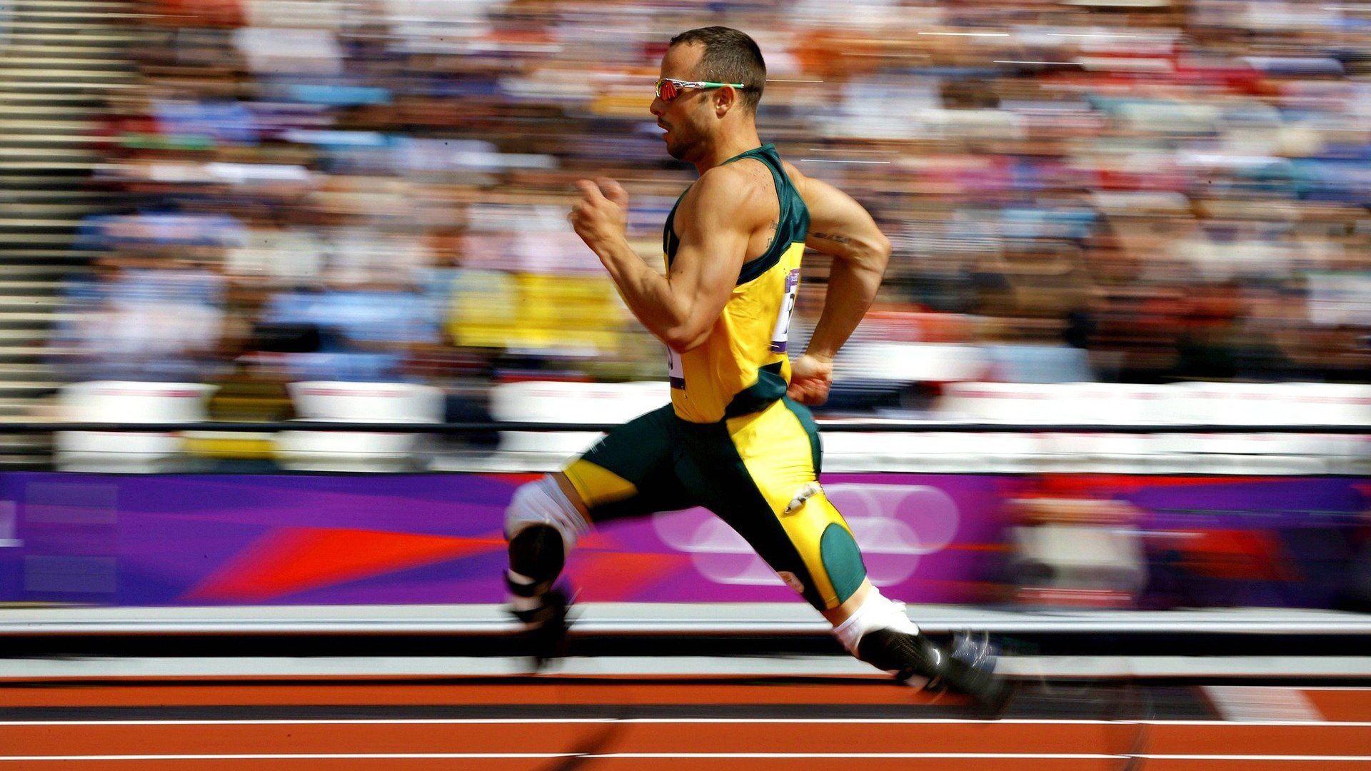 _赛事高潮：关键时刻的神奇表现令人震撼_，形容比赛到了高潮的成语