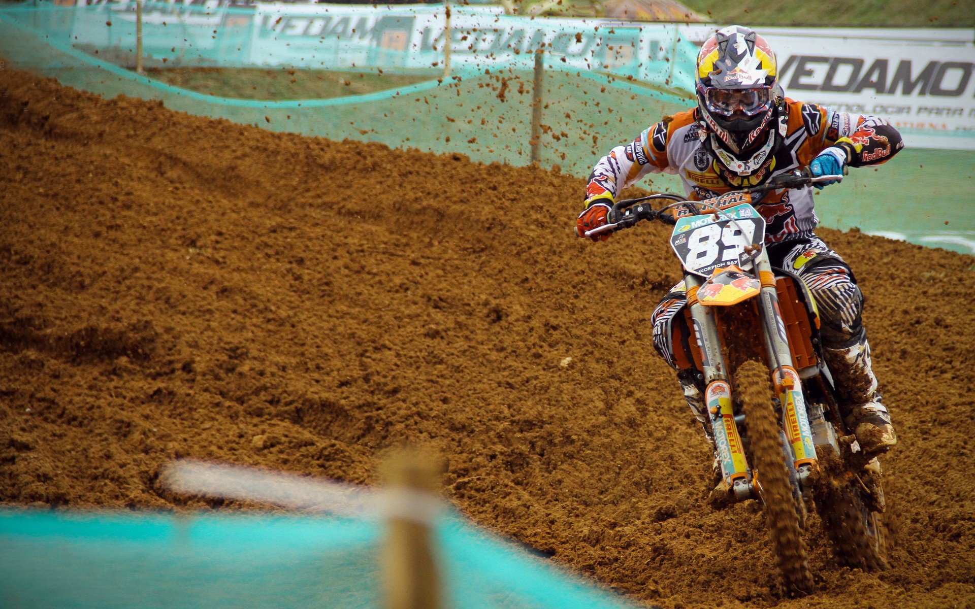 “德甲球队状态火热,冠军争夺逐渐明朗”,德甲阵营